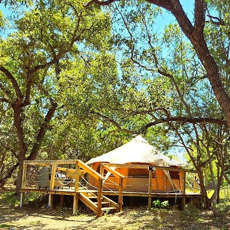 Al'S Hideaway Glamping Tents Hotel Pipe Creek Екстериор снимка